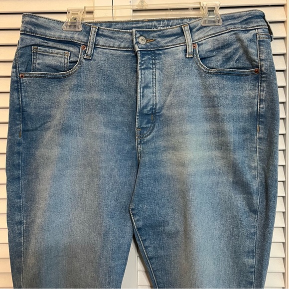 Old Navy High Waisted OG Straight Ankle Jean with Button Fly - Picture 3 of 13